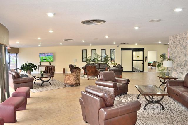 8841 Sunrise Lakes Boulevard 112, Sunrise, FL 33322