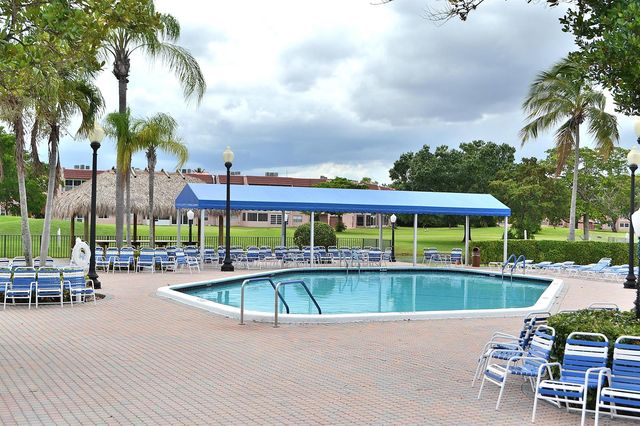 8841 Sunrise Lakes Boulevard 112, Sunrise, FL 33322