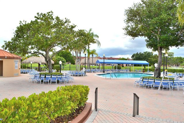 8841 Sunrise Lakes Boulevard 112, Sunrise, FL 33322