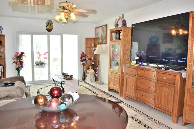 8841 Sunrise Lakes Boulevard 112, Sunrise, FL 33322