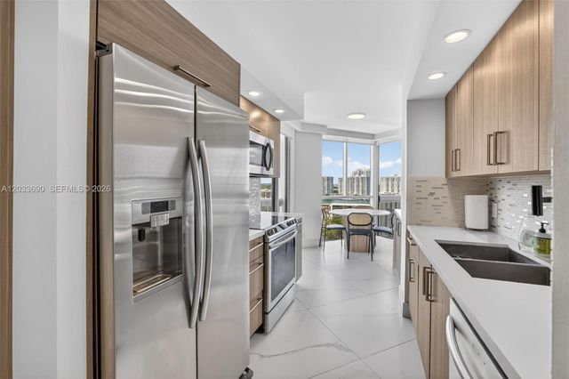 1000 Island Boulevard 1410, Aventura, FL 33160