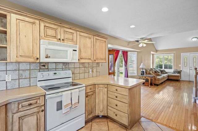 467 S 675 W, Centerville, UT 84014