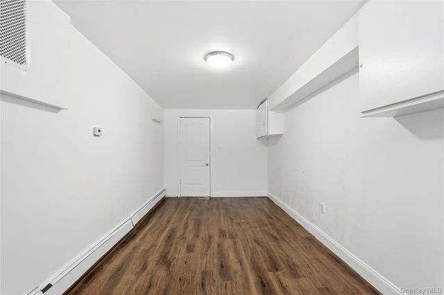 1042 E 233rd Street, Bronx, NY 10466