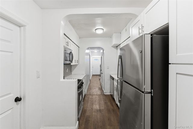 1042 E 233rd Street, Bronx, NY 10466