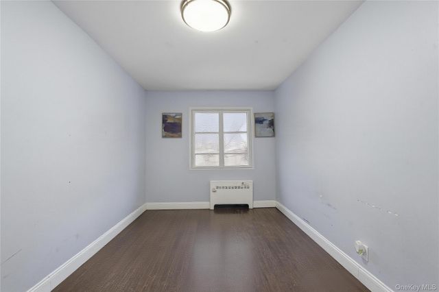 1042 E 233rd Street, Bronx, NY 10466