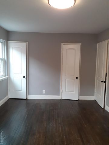 1042 E 233rd Street, Bronx, NY 10466