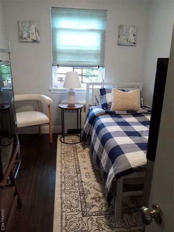 1042 E 233rd Street, Bronx, NY 10466