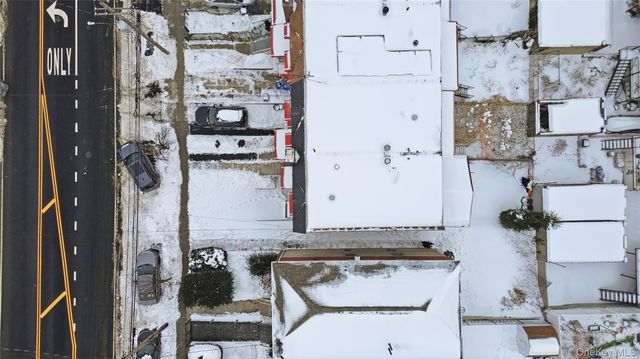 1042 E 233rd Street, Bronx, NY 10466