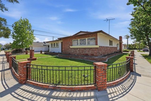 6702 E Pageantry, Long Beach, CA 90808