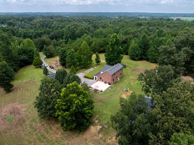 443 Paradise Ln, Mcminnville, TN 37110