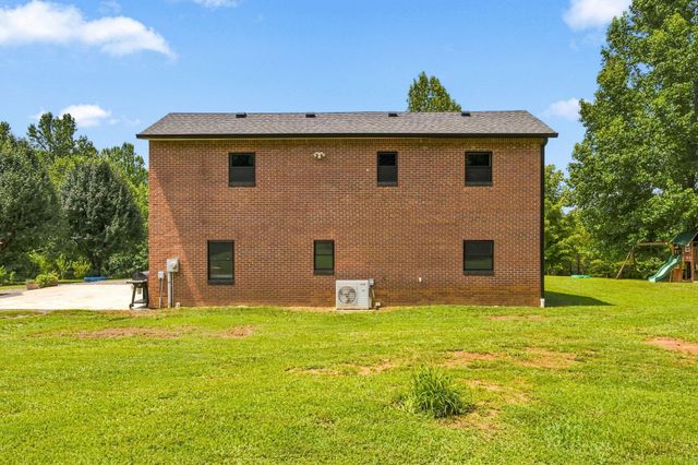 443 Paradise Ln, Mcminnville, TN 37110