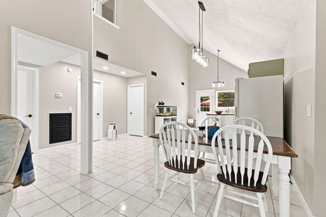 443 Paradise Ln, Mcminnville, TN 37110