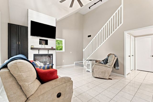 443 Paradise Ln, Mcminnville, TN 37110