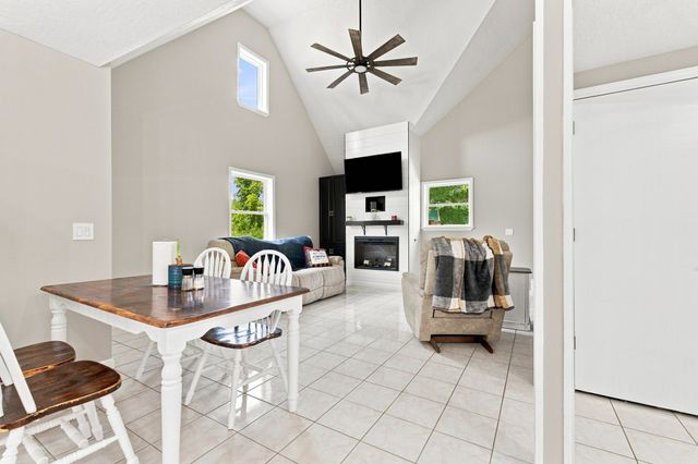 443 Paradise Ln, Mcminnville, TN 37110
