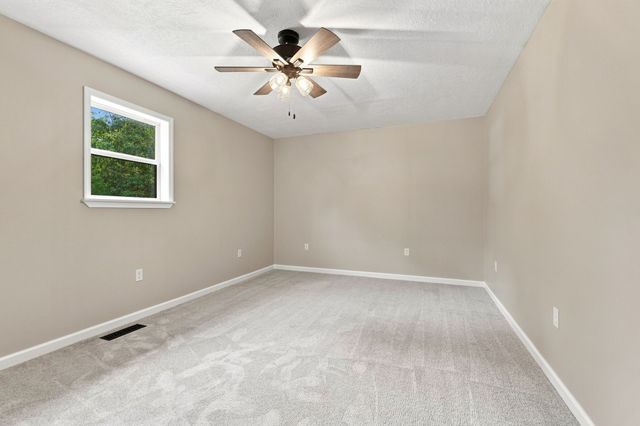 443 Paradise Ln, Mcminnville, TN 37110