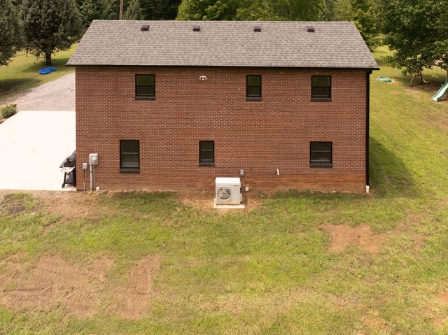 443 Paradise Ln, Mcminnville, TN 37110
