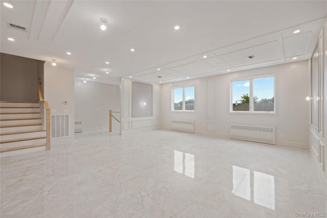 15 Ridge Avenue 205, Spring Valley, NY 10977