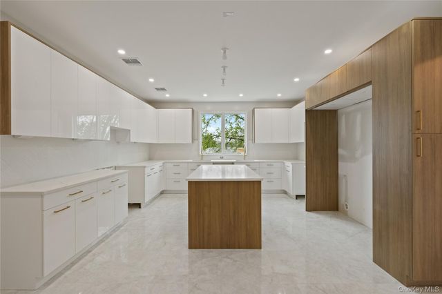 15 Ridge Avenue 205, Spring Valley, NY 10977