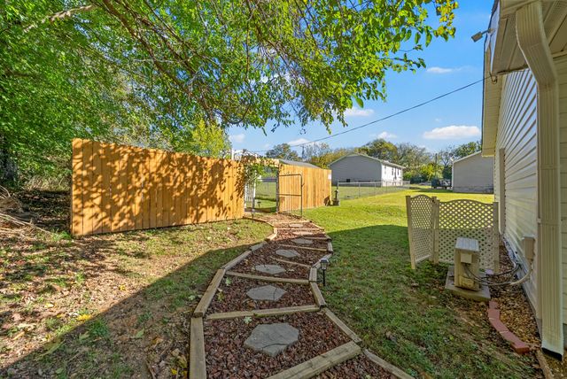 405 B St, Clarksville, TN 37042