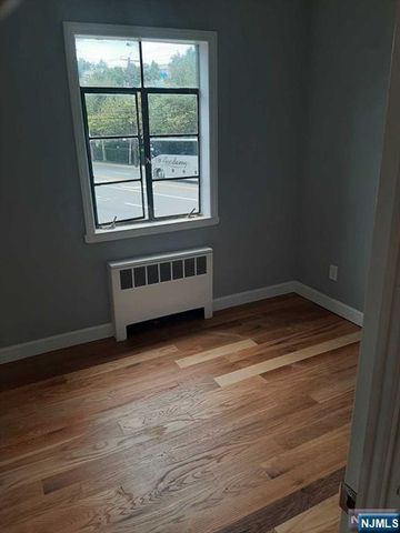 830 River Road, Edgewater, NJ 07020