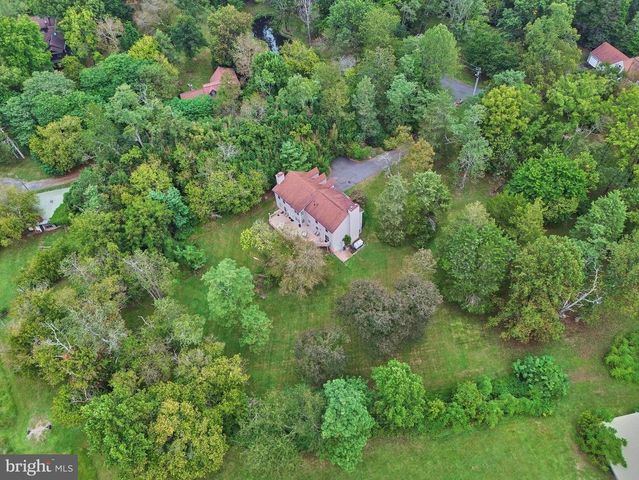 5360 WINFIELD RD, Fairfax, VA 22030