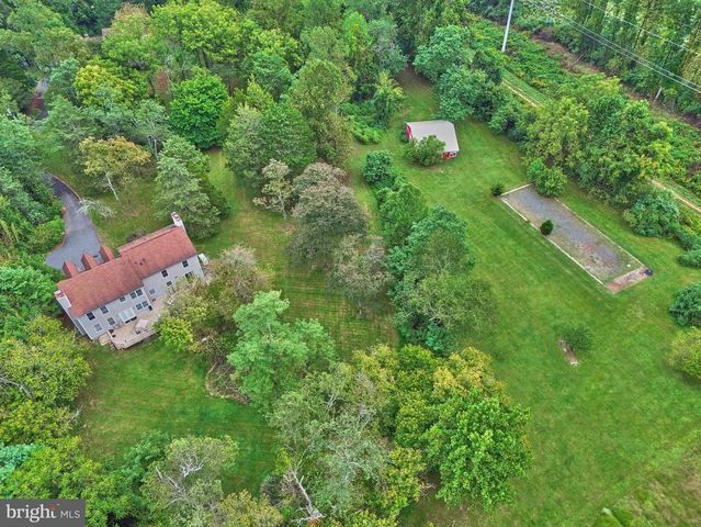 5360 WINFIELD RD, Fairfax, VA 22030