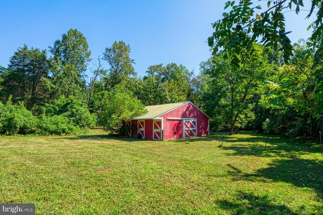 5360 WINFIELD RD, Fairfax, VA 22030