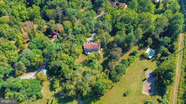 5360 WINFIELD RD, Fairfax, VA 22030