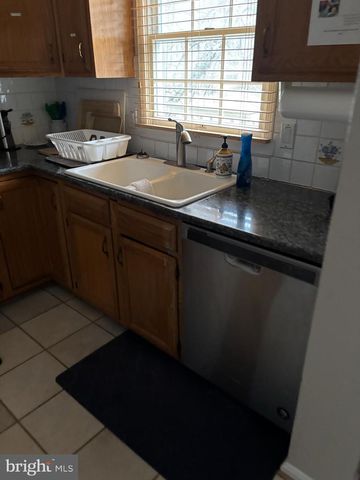 5360 WINFIELD RD, Fairfax, VA 22030