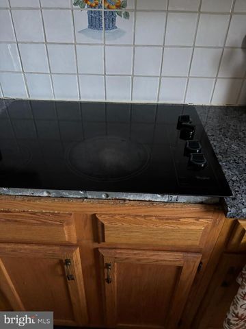 5360 WINFIELD RD, Fairfax, VA 22030