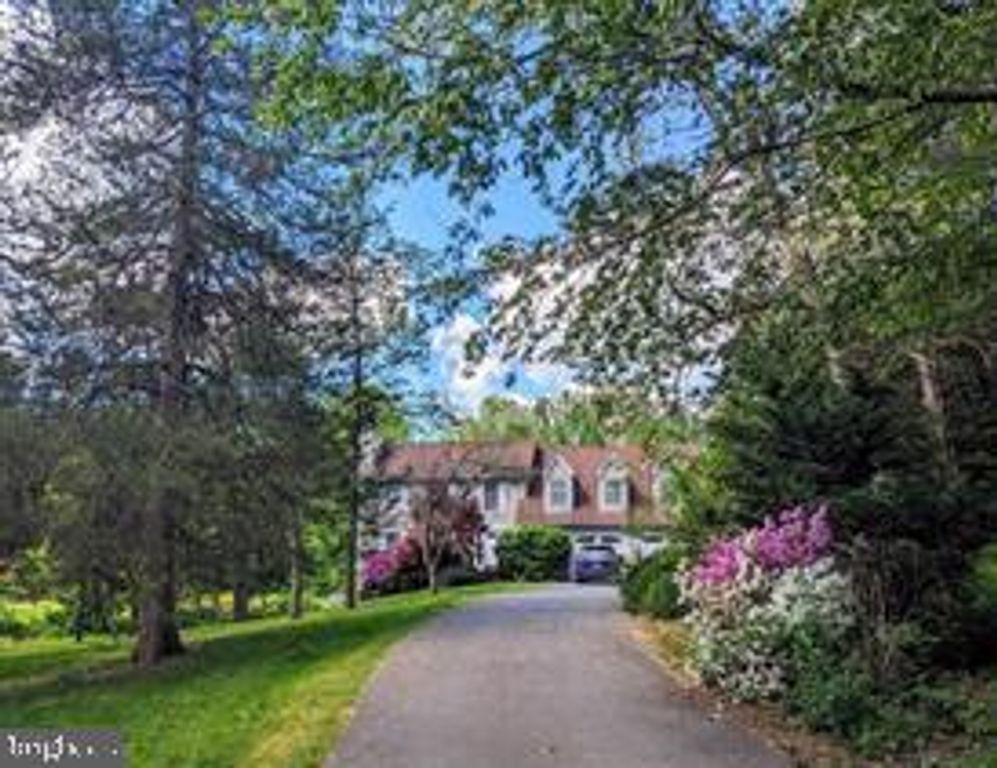 5360 WINFIELD RD, Fairfax, VA 22030