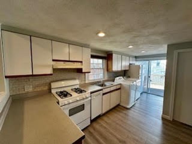 164 Chestnut Street 2, Waltham, MA 02453