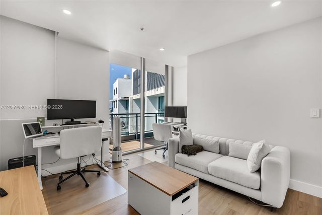 92 SW 3rd St 5204, Miami, FL 33130
