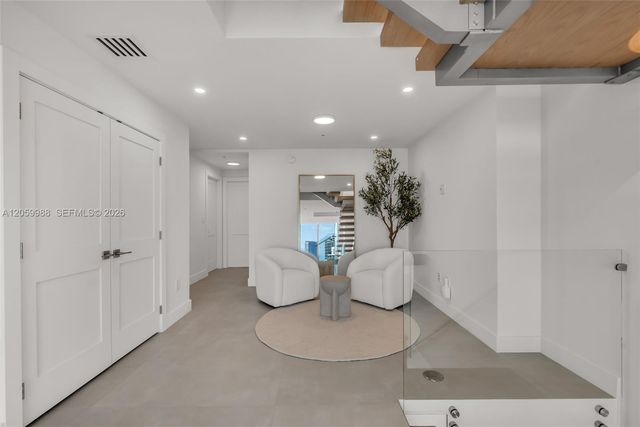 92 SW 3rd St 5204, Miami, FL 33130