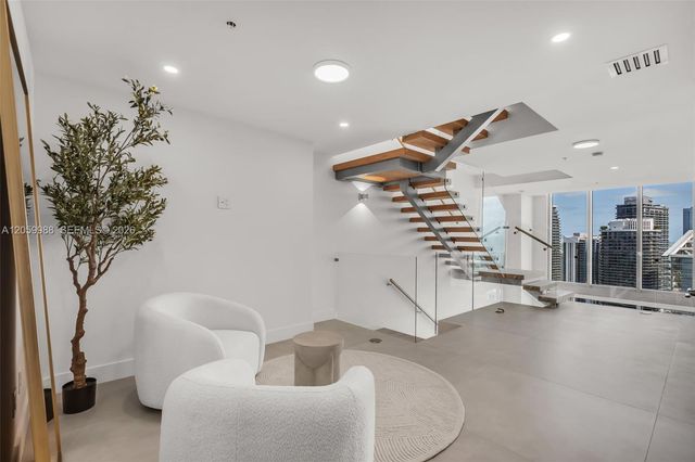 92 SW 3rd St 5204, Miami, FL 33130