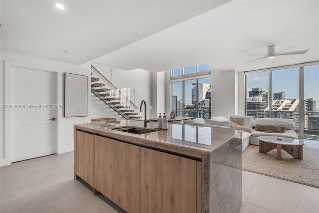 92 SW 3rd St 5204, Miami, FL 33130