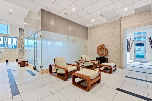 92 SW 3rd St 5204, Miami, FL 33130