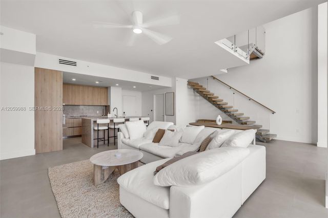 92 SW 3rd St 5204, Miami, FL 33130