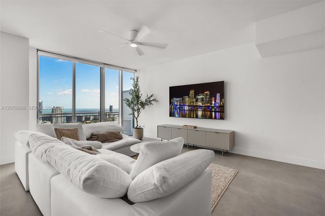 92 SW 3rd St 5204, Miami, FL 33130