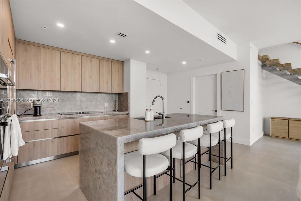 92 SW 3rd St 5204, Miami, FL 33130