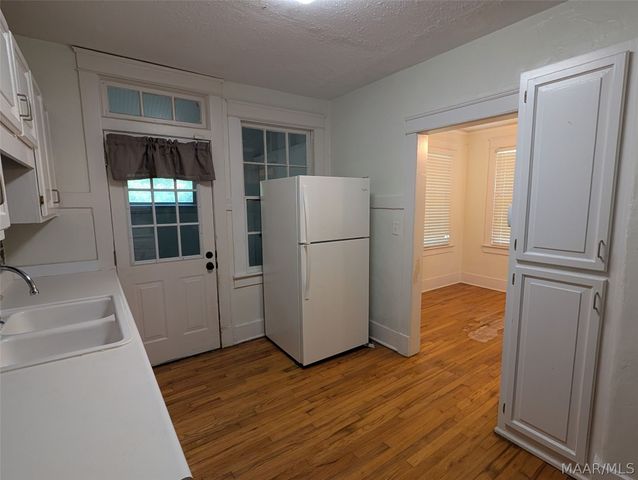 2164 College Street, Montgomery, AL 36106