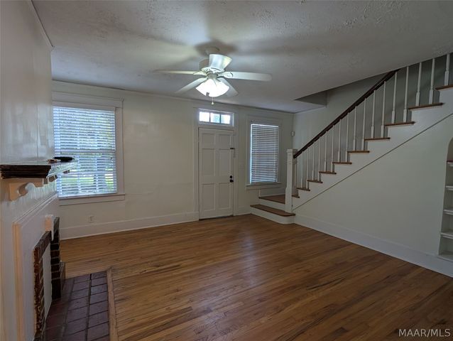 2164 College Street, Montgomery, AL 36106