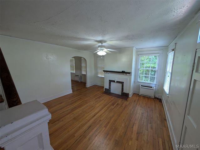 2164 College Street, Montgomery, AL 36106