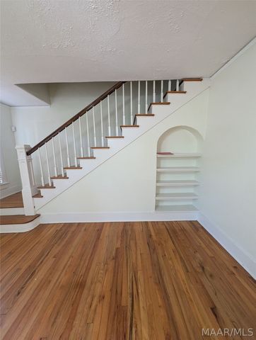2164 College Street, Montgomery, AL 36106