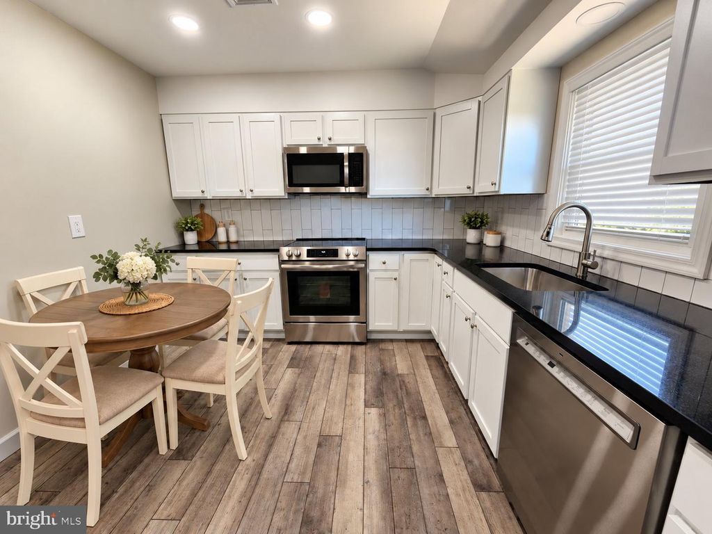 27 WEYBURNE RD, HAMILTON, NJ 08690 — photo 5