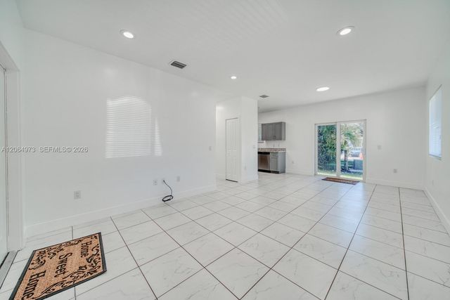 14708 NE 7th Avenue 14711, Miami, FL 33161