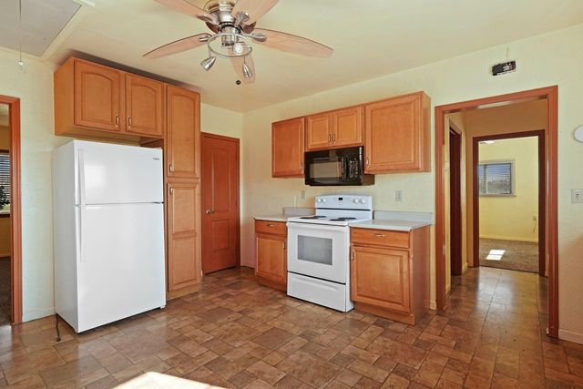 10710 N Shelton Rd, Linden, CA 95236