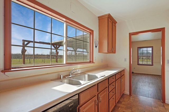 10710 N Shelton Rd, Linden, CA 95236