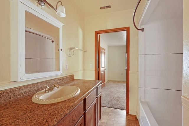 10710 N Shelton Rd, Linden, CA 95236