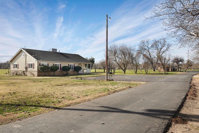 10710 N Shelton Rd, Linden, CA 95236